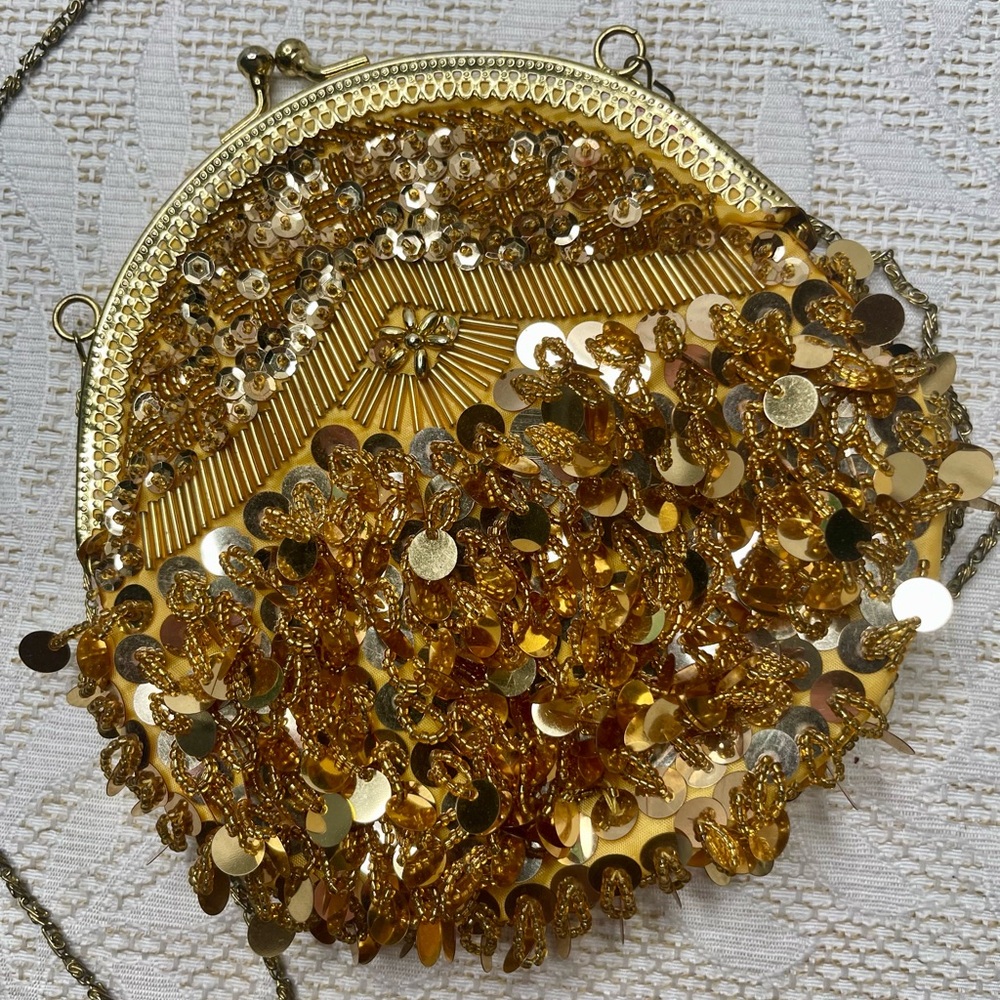 Vintage 7” Stunner Flapper Gold Beaded Sequin Clutch handbag
